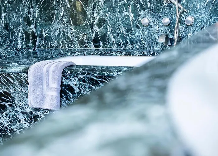 Le Clos Cathala D'hôtes 3*